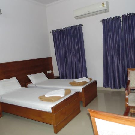 Premier House Hotel Thiruvananthapuram ภายนอก รูปภาพ
